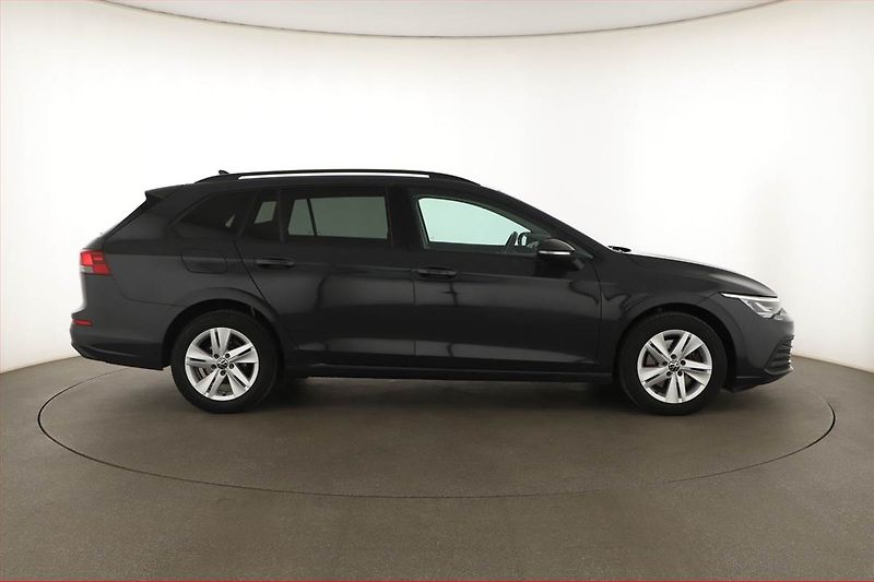 Volkswagen Golf (2022) Life 2.0 TDI, Automat - fotka 6 z 20