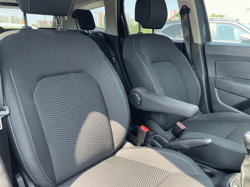 Dacia Duster (2018) 1.6 SCe,84kW,Comfort,4x2 - fotka 29 z 33