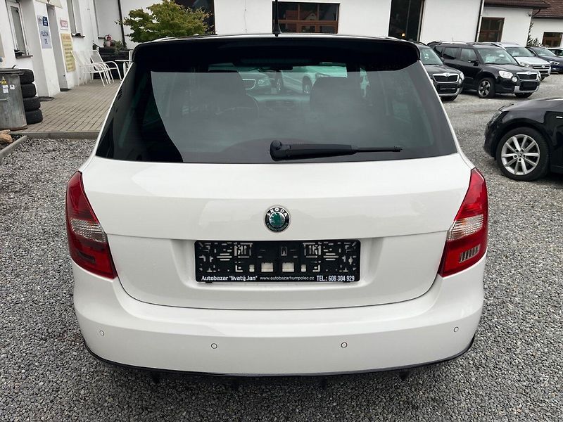 Škoda Fabia (2011) 1.2 TSi Monte Carlo Top Stav - fotka 4 z 26
