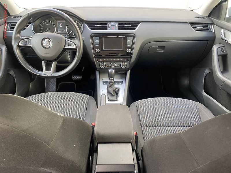 Škoda Octavia (2013) 2.0 TDi, DSG, webasto, xenon - fotka 8 z 19