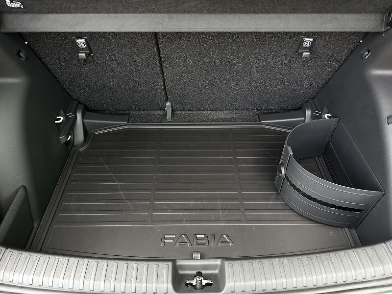 Škoda Fabia 1.0TSi 116PS Monte Carlo Bi-LE - fotka 40 z 40