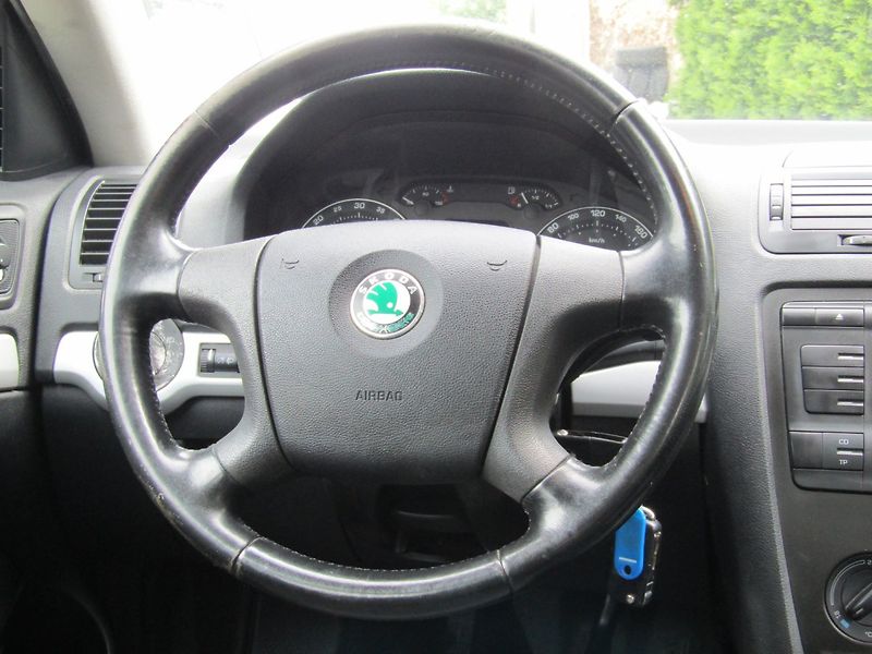 Škoda Octavia (2005) 1.9 TDI 77kW BEZ DPF - fotka 16 z 39