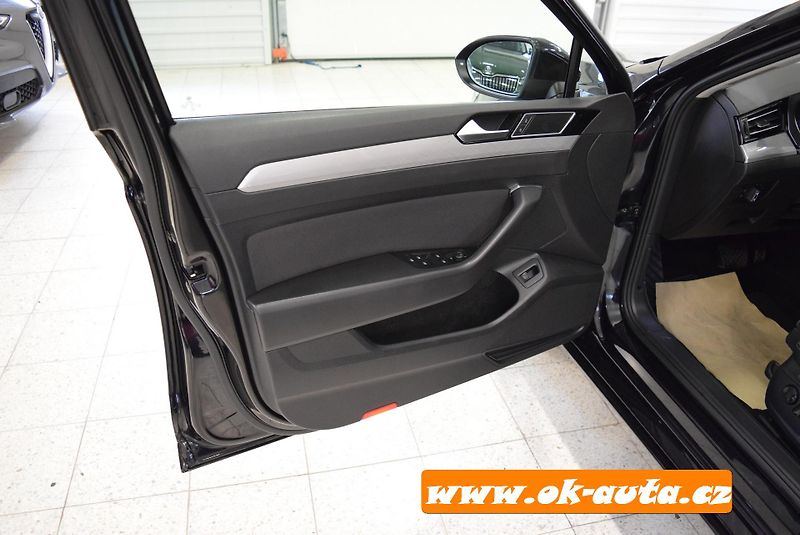 Volkswagen Passat 2.0 TDI BREAK LIFE DSG 2023 - fotka 28 z 52