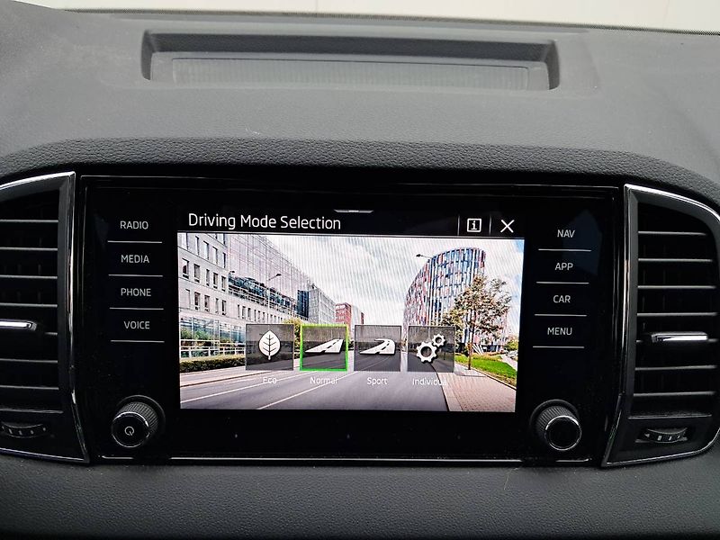 Škoda Karoq (2025) Top Selection 2.0 TDI / 85 kW - fotka 13 z 32