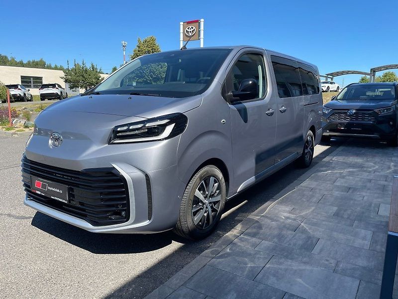 Toyota ProAce Verso 2.0L 8AT Family 8 - fotka 3 z 24