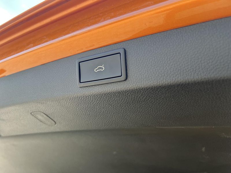 Škoda Karoq (2024) 1. majitel, Koupeno nové v ČR - fotka 27 z 29