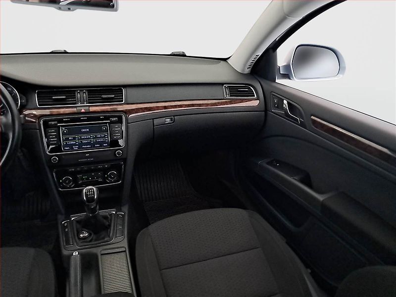 Škoda Superb (2012) 2.0 TDI, Serv.kniha, Xenony - fotka 8 z 24