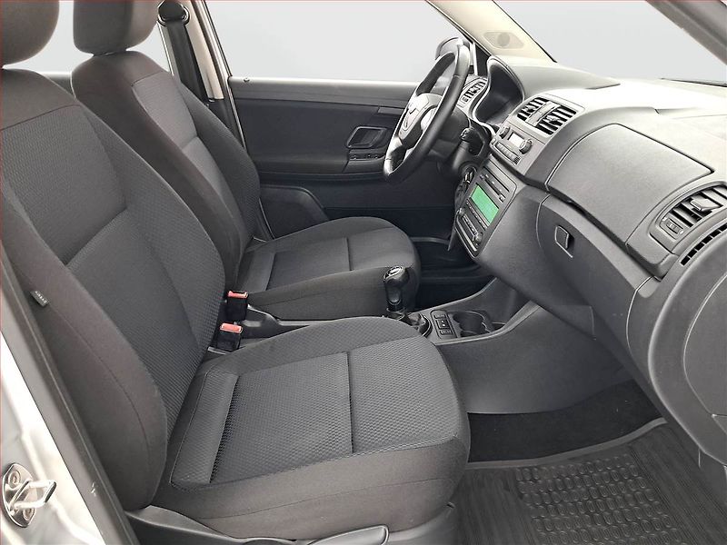 Škoda Fabia (2011) 1.2 TSI, nová STK - fotka 9 z 18