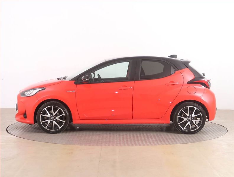 Toyota Yaris (2020) 1.5 VVT-i Hybrid - fotka 3 z 20
