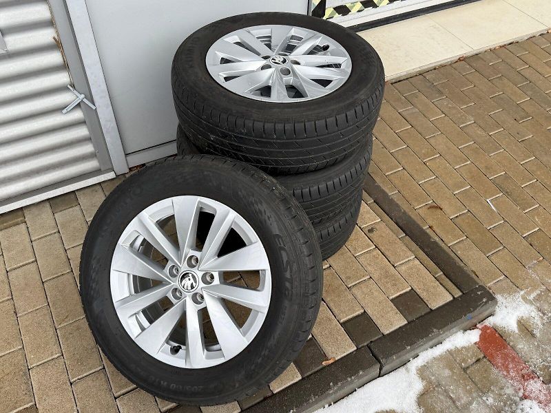 Škoda Kamiq (2024) Selection 1.0 TSI/ 85 kW M6 - fotka 26 z 26