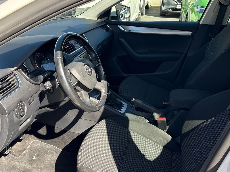 Škoda Octavia (2014)  1.6 TDI CR DPF Ambition Combi - fotka 6 z 18