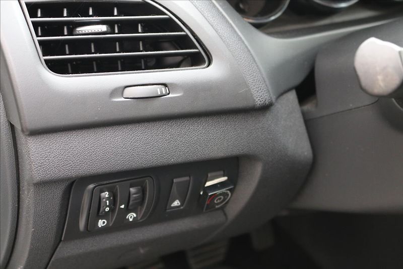 Renault Fluence 1,6 ČR, LPG, nové STK - fotka 9 z 28