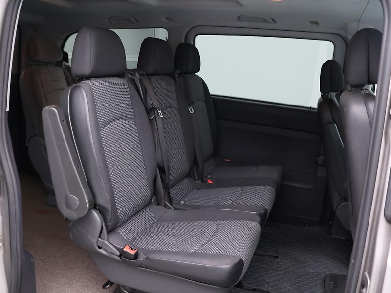 Mercedes-Benz Vito 3,0 165 kW, 6 míst, Automat - fotka 11 z 25