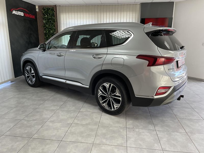 Hyundai Santa Fe 2.2 CRDi ČR AWD AT 7.MÍST LUXU - fotka 8 z 40