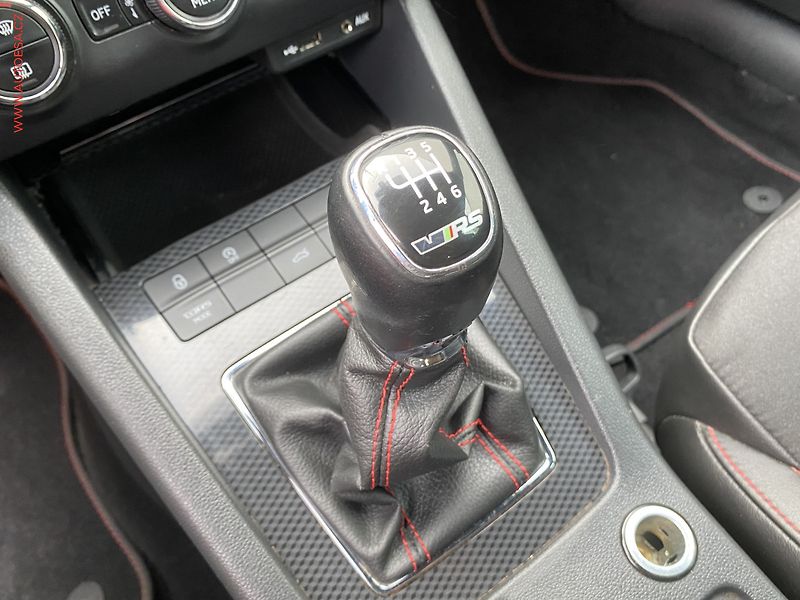Škoda Octavia (2016) 2.0 TDi, ČR, RS Challange - fotka 16 z 19