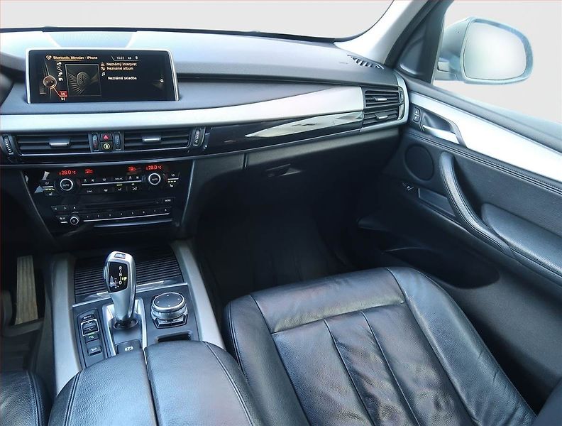 BMW X5 (2015) xDrive30d, 4X4, Automat - fotka 6 z 13