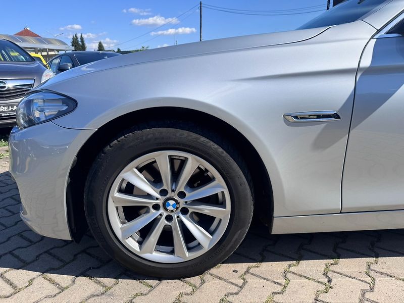 BMW Řada 5 (2014) XDRIVE 520D 2,0 140 KW 2. MAJ - fotka 13 z 47