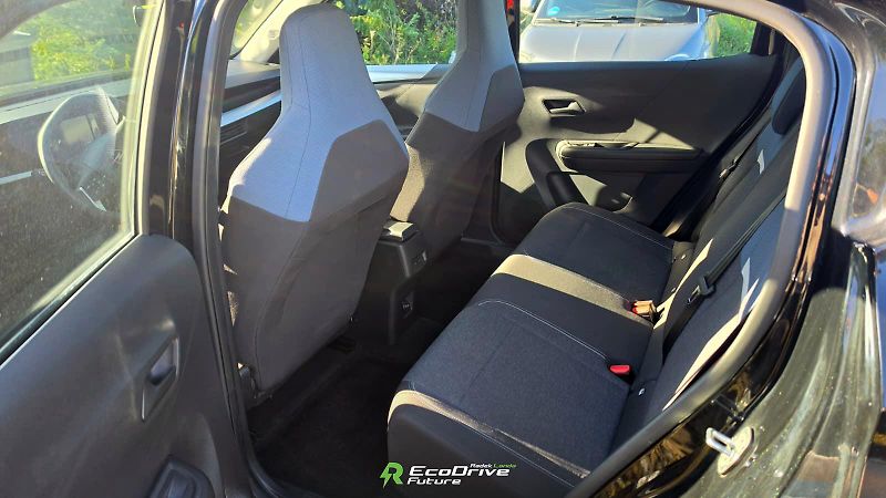 Opel Frontera (2025) Electric Edition 44 kWh - fotka 13 z 13