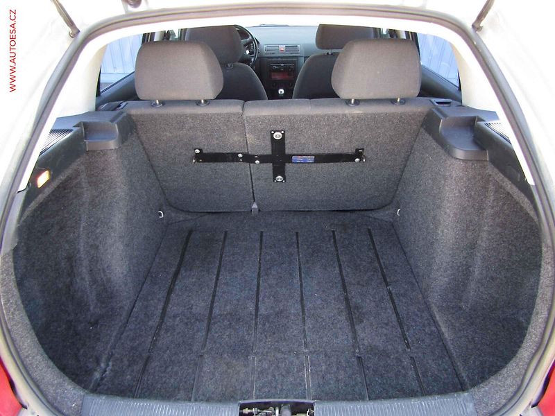 Škoda Fabia (2002) 1.4i, ČR, park.asist - fotka 7 z 12