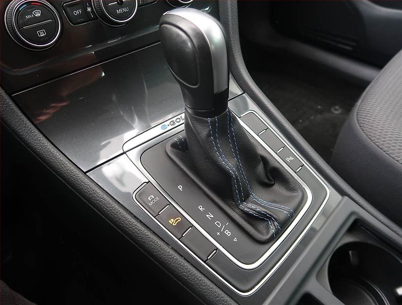 Volkswagen Golf (2020) 32 kWh - 37 Ah, SoH 92% - fotka 13 z 21