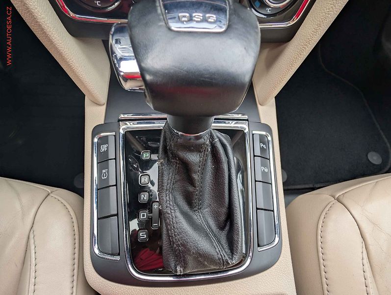 Škoda Superb (2009) 2.0 TDi, Elegance, DSG - fotka 21 z 21