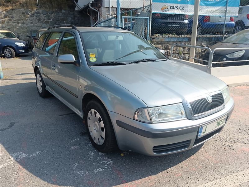 Škoda Octavia 1,9 TDi  Advance - fotka 15 z 19