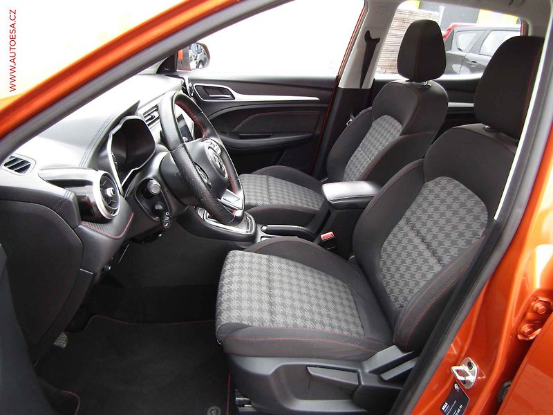 MG ZS (2022) 1.5 DVVT, ČR, AC, TZ, park - fotka 9 z 20