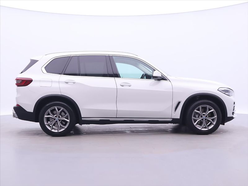 BMW X5 3,0 210kW XDrive30d CZ DPH - fotka 8 z 42