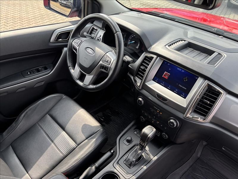 Ford Ranger 2,0 EcoBlue Limited 156kW 4x4 - fotka 22 z 44