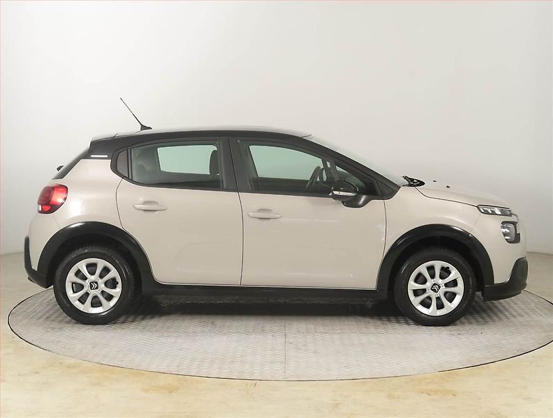 Citroën C3 (2021) 1.2 PureTech, ČR,1.maj - fotka 6 z 15