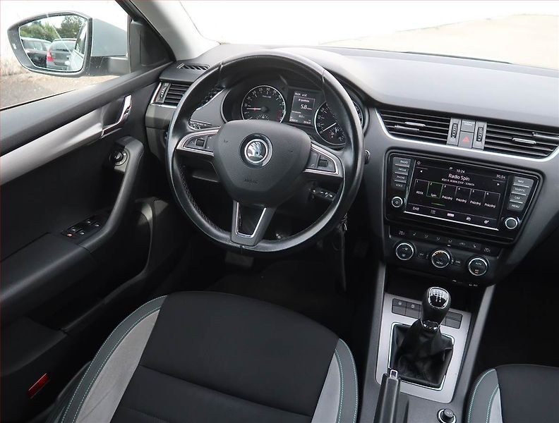 Škoda Octavia (2016) Ambition 1.6 TDI, Navi - fotka 7 z 22