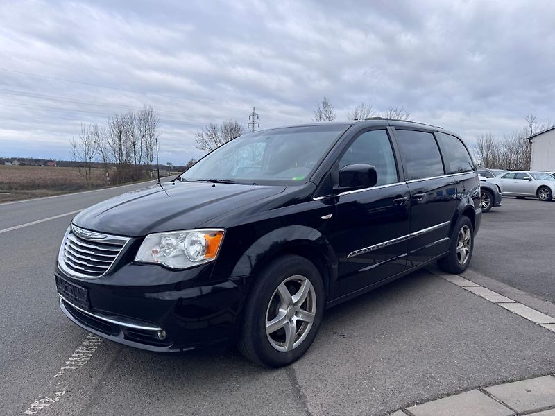 Chrysler Town & Country (2014) 3,6 RT Penta DVD 2014 - fotka 2 z 23