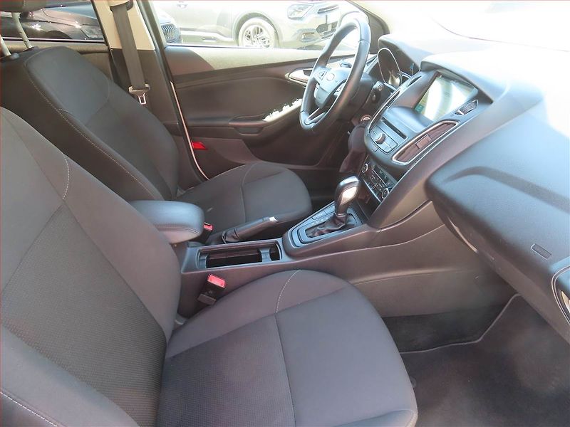 Ford Focus (2018) 2.0 EcoBlue, Automat - fotka 9 z 20