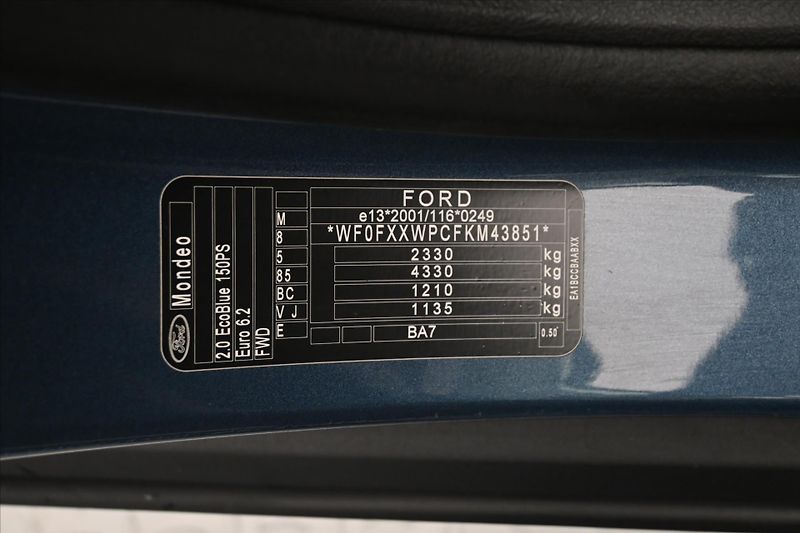 Ford Mondeo 2,0 TDCi 110 kW AT8 Titanium Z - fotka 11 z 33