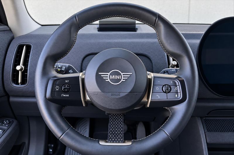 Mini Countryman S 2.0i 150kW ALL4 TOV.ZÁRUKA - fotka 13 z 15