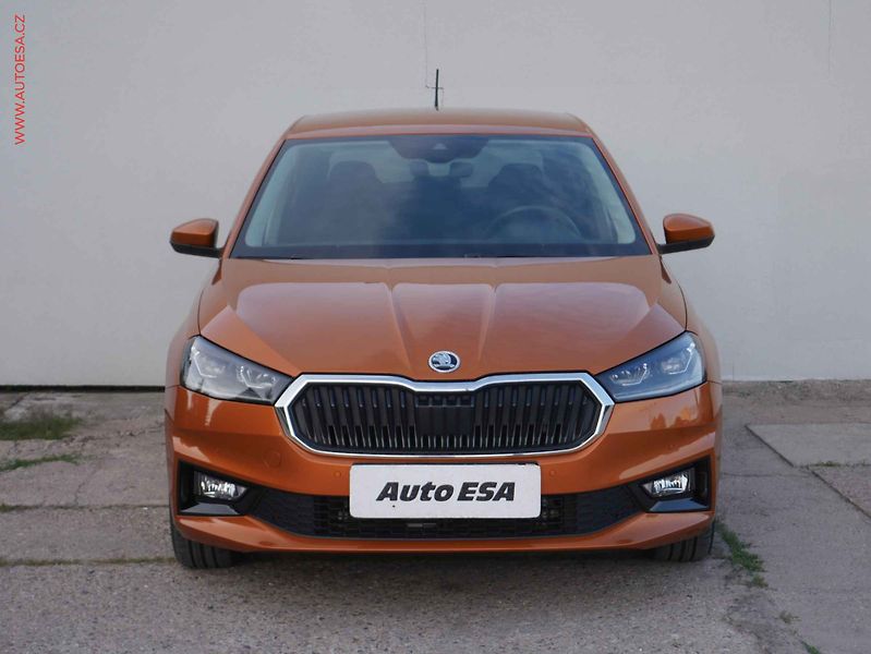 Škoda Fabia (2022) 1.0 TSi, ČR, Style, DSG, +ALU - fotka 2 z 17