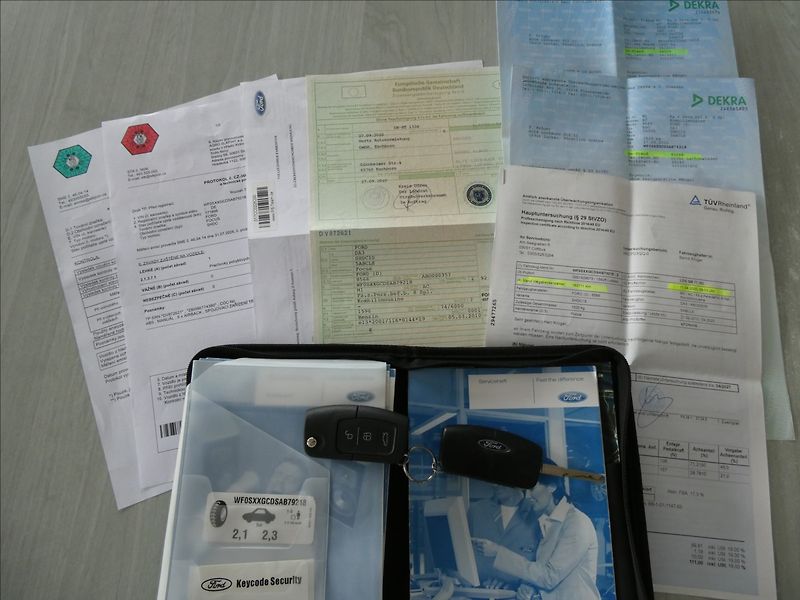Ford Focus 1,6 16V 74kW 2xkola,závěs,serv - fotka 33 z 42