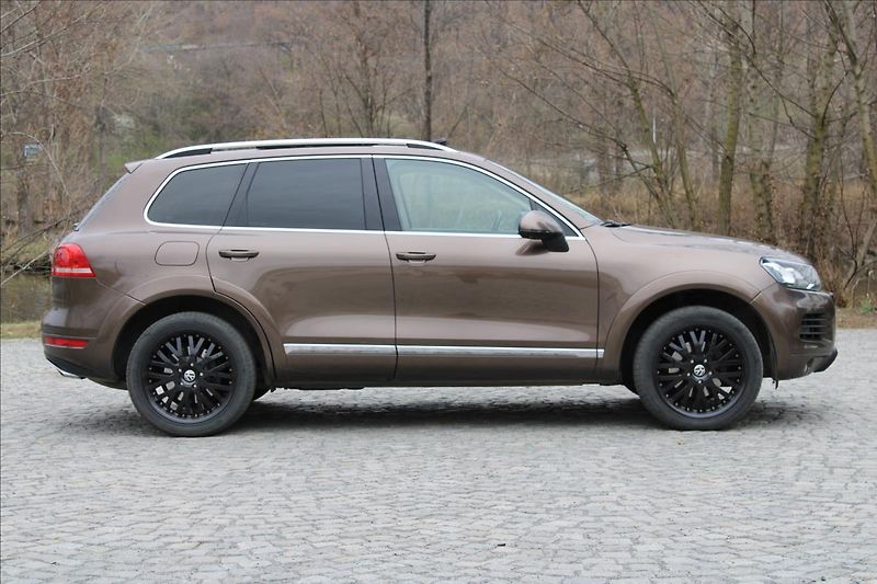 Volkswagen Touareg 3.0 TDI V6/PANOR/TAŽNÉ/NEZ.TOP - fotka 7 z 39