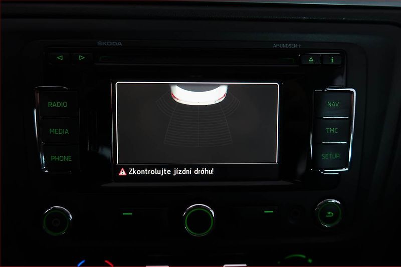 Škoda Rapid (2012) Elegance 1.6 TDI, Navi - fotka 15 z 17