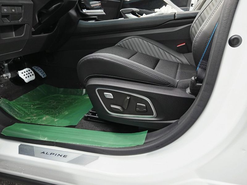 Renault Austral (2026) esprit Alpine full hybrid E-Te - fotka 6 z 7