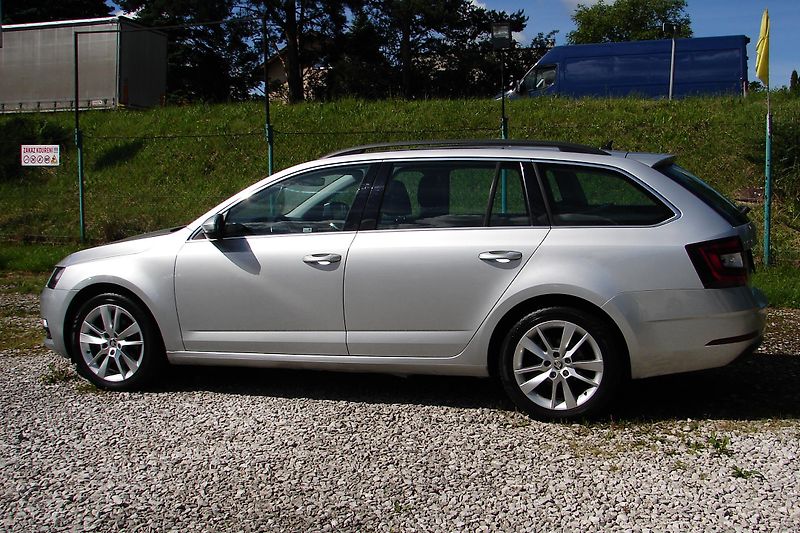 Škoda Octavia 2.0 TDi DSG LED NAVI ČR-ZADÁNO - fotka 9 z 43