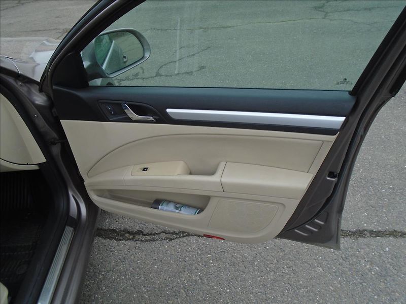 Škoda Superb 2,0   2.0.TDI-CR-125KW - fotka 18 z 28