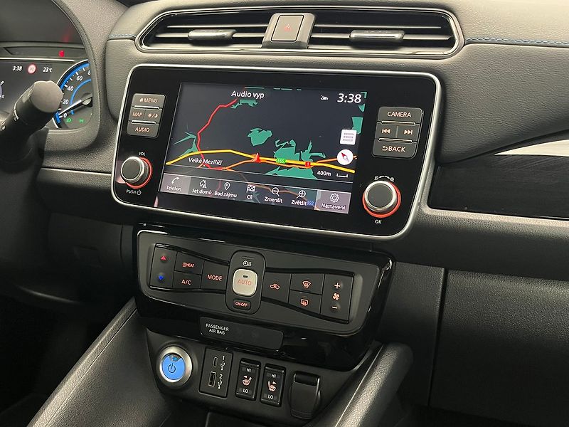 Nissan Leaf N-Connecta, 110 kW, 40kWh - fotka 16 z 72