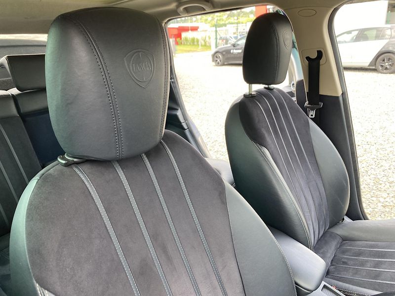 Lancia Delta 2.0JTD 165PS SPORT NAVI SERVIS - fotka 137 z 169