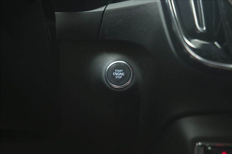 Volvo XC40 2,0 T5 AWD NAVI KAMERA TAŽNÉ - fotka 27 z 47