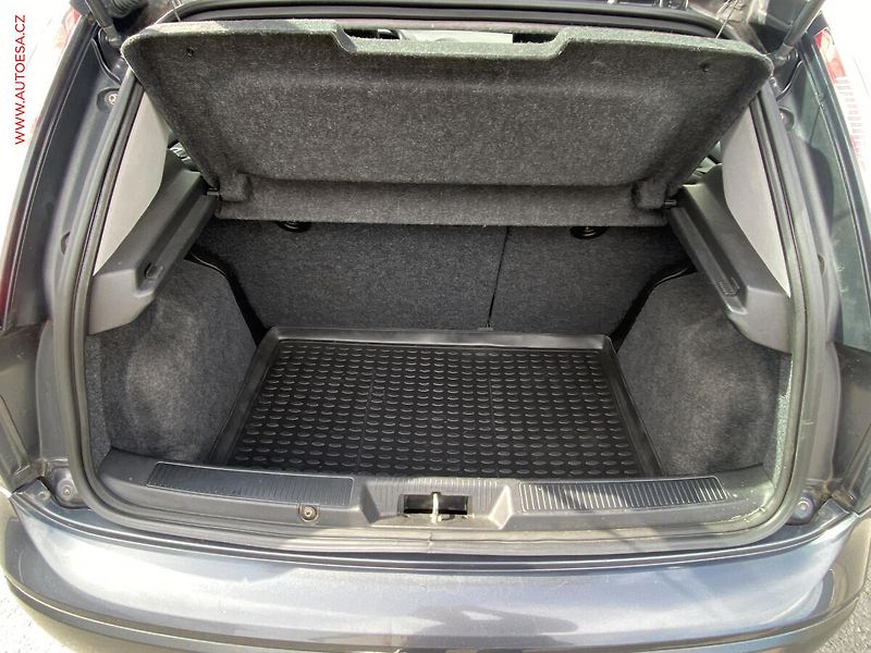 Fiat Punto Evo (2010) 1.2i, Klima - fotka 8 z 15