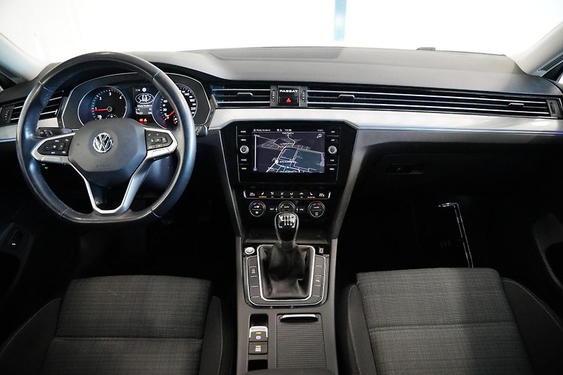 Volkswagen Passat - fotka 5 z 29