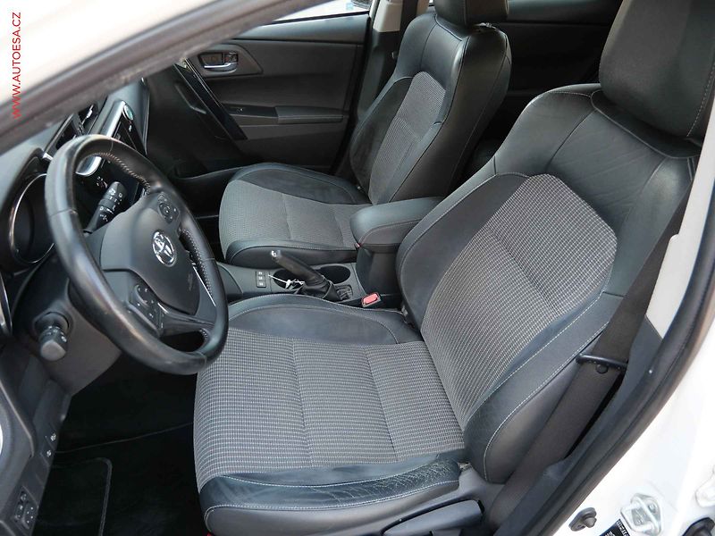 Toyota Auris (2017) 1.8 i, 1.maj,ČR, AT, LED - fotka 9 z 28