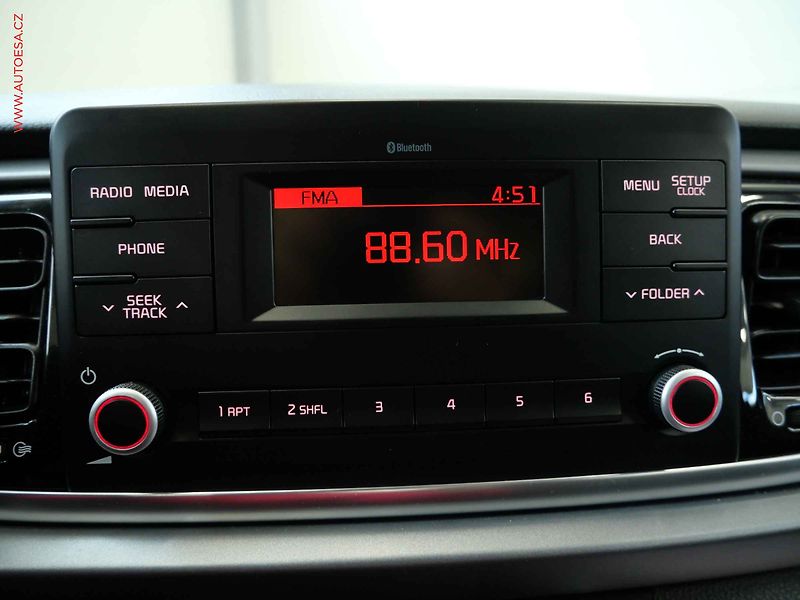 Kia Rio (2019) 1.2i, ČR, AC, park.asist - fotka 17 z 19