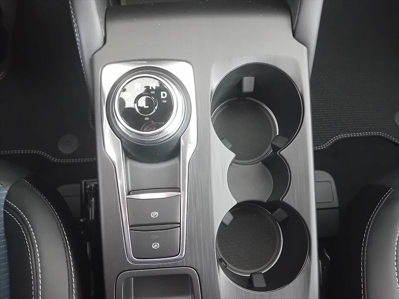 Ford Kuga (2026) 2,5 Duratec Hybrid HEV 134kW/1 - fotka 14 z 15